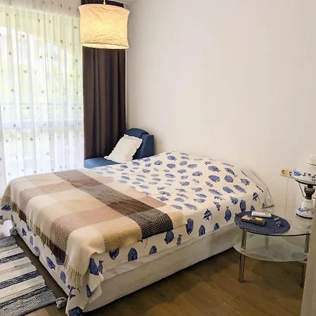 Cozy On Sunny Apartman *