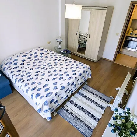 Apartman Cozy On Sunny Napospart